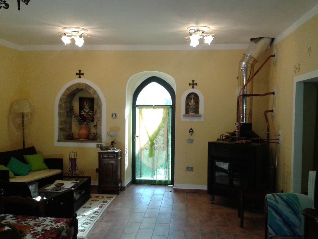 B&B San Nicola Serramazzoni Exterior photo